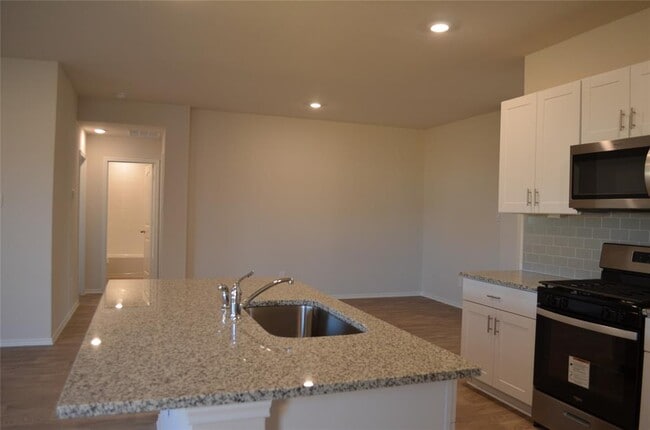 Building Photo - 1806 Windsor Blvd