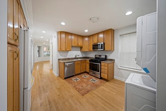 Building Photo - 2325 W Rice St