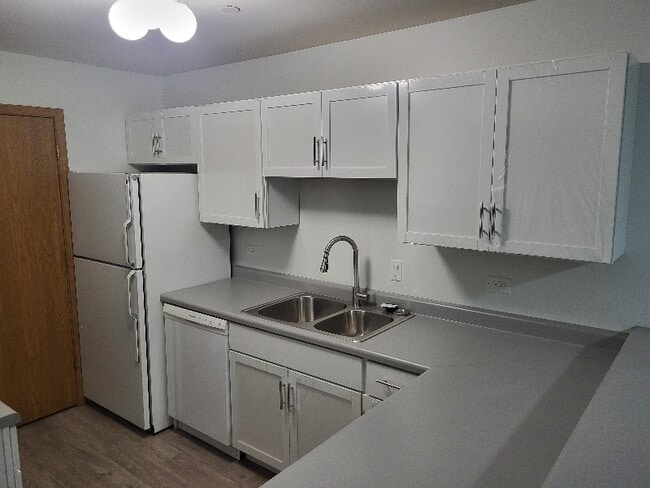 Building Photo - 1371 Cunat Ct