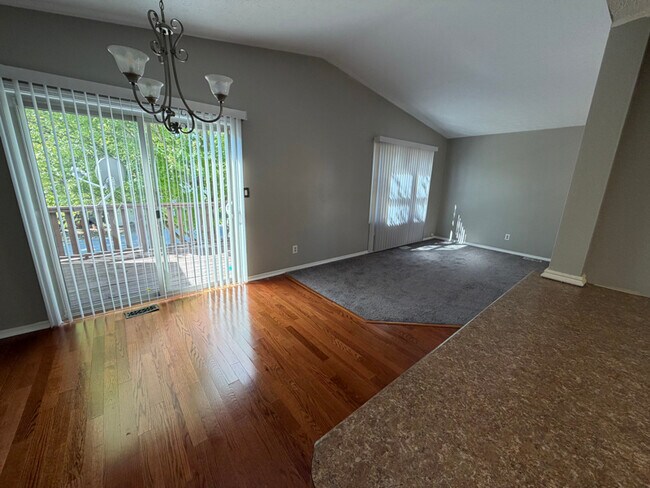 Foto del edificio - 9165 Cinnebar Dr