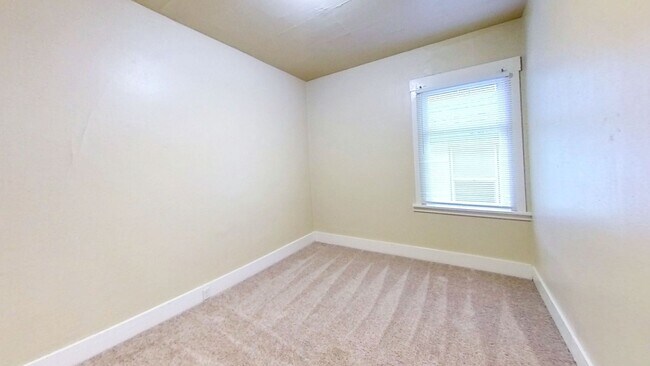 Building Photo - 4 Bedroom 1 Bath Home near WWU