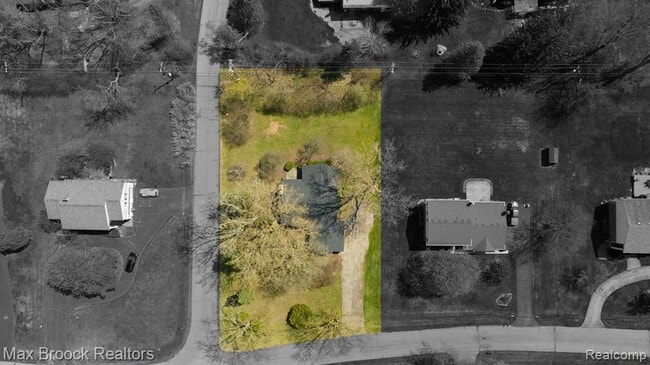 Building Photo - 6207 Nicholas Dr