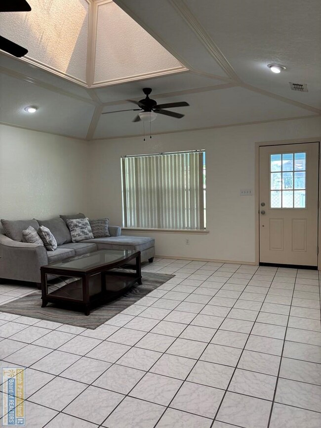 Building Photo - 114 E Constellation Dr
