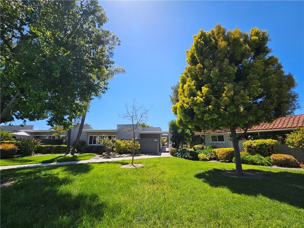 2109 Via Puerta Unit Q, Laguna Woods, CA 92637 Condo for Rent in Laguna Woods, CA