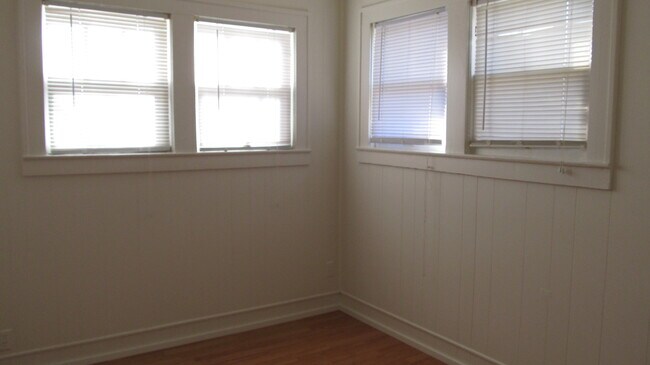 Building Photo - 1603 Avenue W