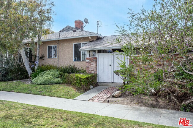 Building Photo - 5107 Westwood Blvd