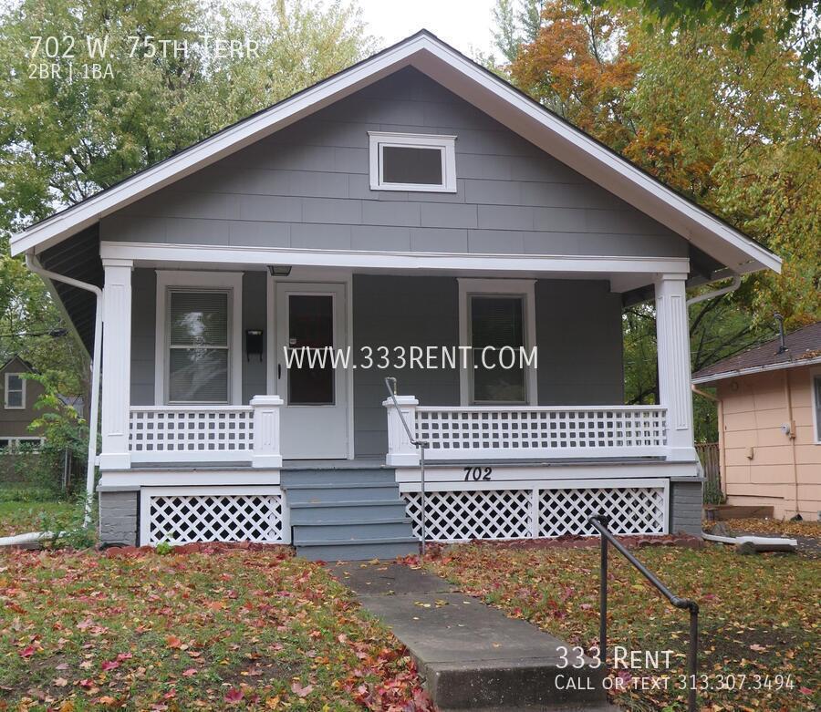 Foto principal - 702 W 75th Terrace