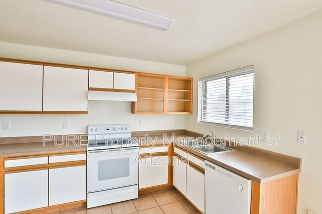Building Photo - 16570 N 158th Ave