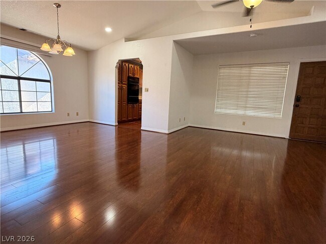 Building Photo - 1411 Santa Margarita St