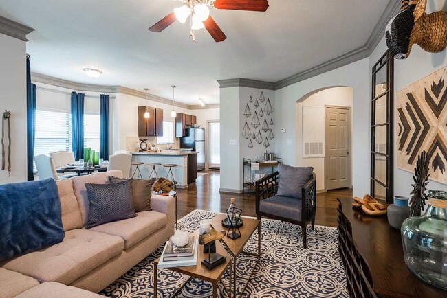 Building Photo - Live the Lifestyle You Deserve!