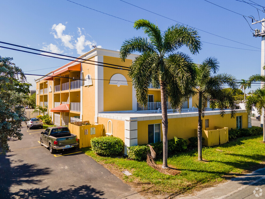 Primary Photo - Atlantic Place Condominiums