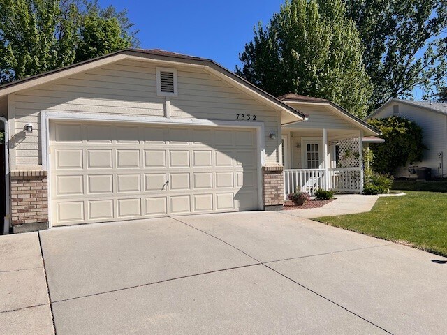 Foto del edificio - 7332 W Devonwood Dr
