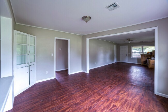 Building Photo - Full gut remodel! All new everything!! Come check it out.