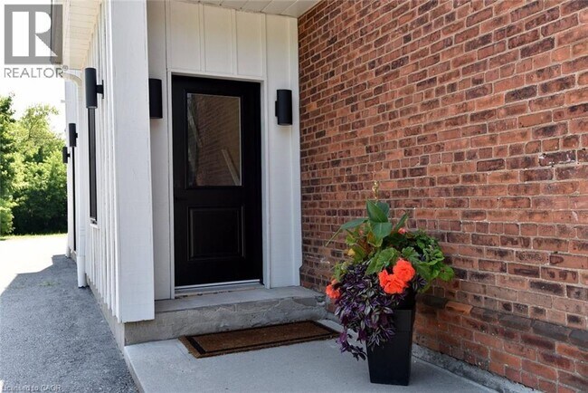 Photo du bâtiment - 284 Wilson St E