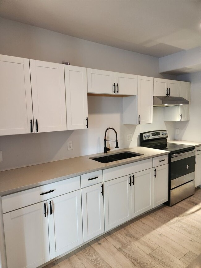 Building Photo - Hampton Duplex for Rent!