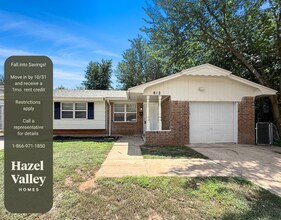 Building Photo - 812 Meadowridge Dr