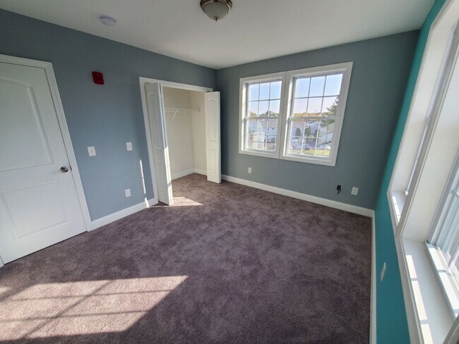 Foto del edificio - 91 Maple Ave