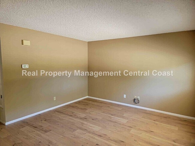 Building Photo - AVAILABLE NOW - Charming Home in 55+ Commu...