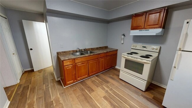 Building Photo - 447 Hays Avenue Unit 2
