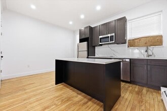 Building Photo - 1122 Washington St