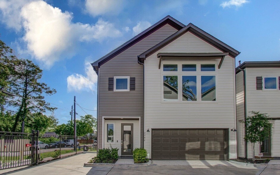 Photo - 774 Paul Quinn Street Unit F