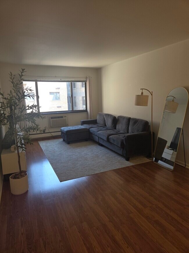 Foto del edificio - 611 W Patterson Ave