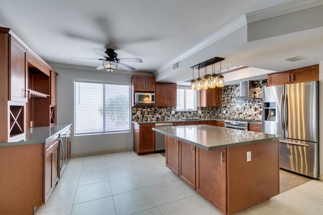 Foto del edificio - Amazing 3-bdrm home in Green Valley!