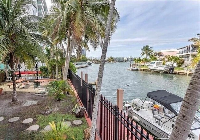 Foto del edificio - 2903 N Miami Beach Blvd