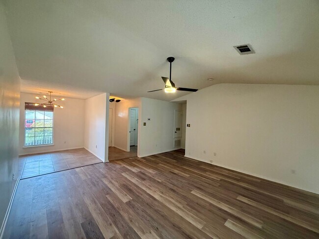 Foto del edificio - 1015 Allyson Ave