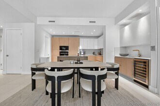 Building Photo - 3100 N Ocean Dr