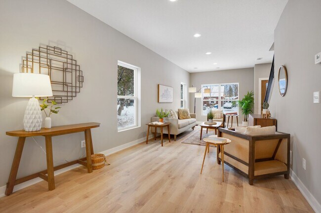 Foto del edificio - 423 12th Ave N