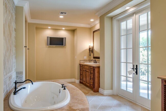 Building Photo - 25400 Prado De Las Peras