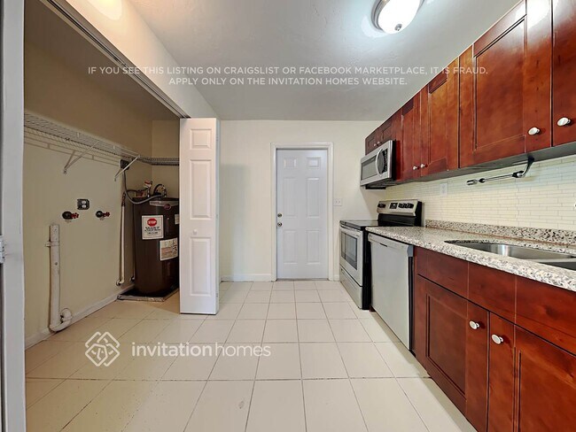 Foto del edificio - 2336 Cypress Rd