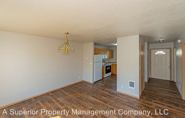 Building Photo - 1409 NE Tucson Way
