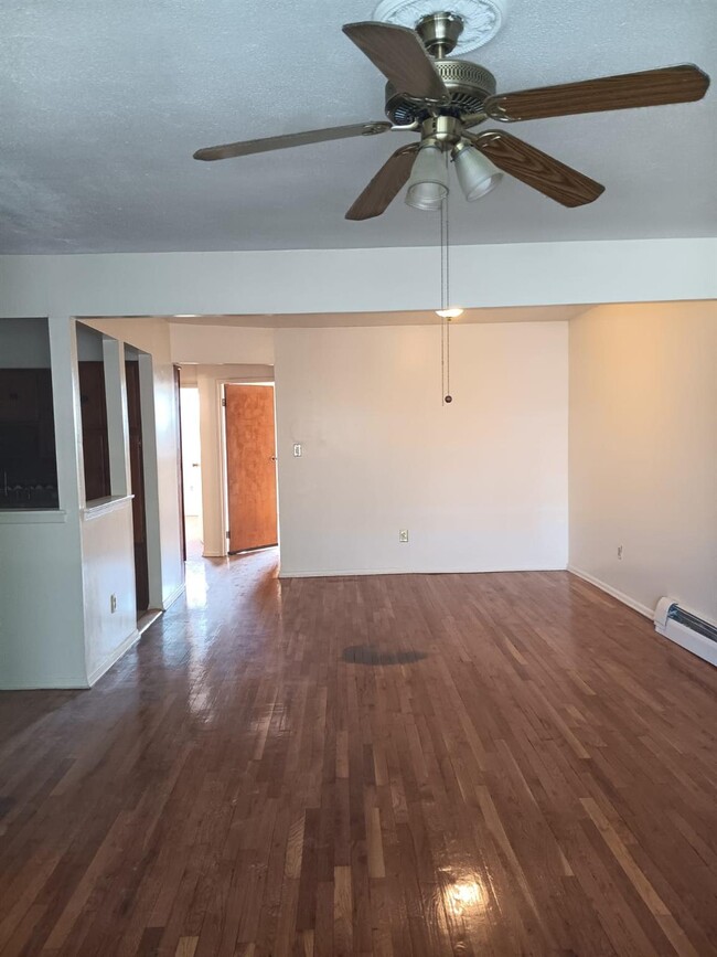 Foto del edificio - 1464 E 84th St