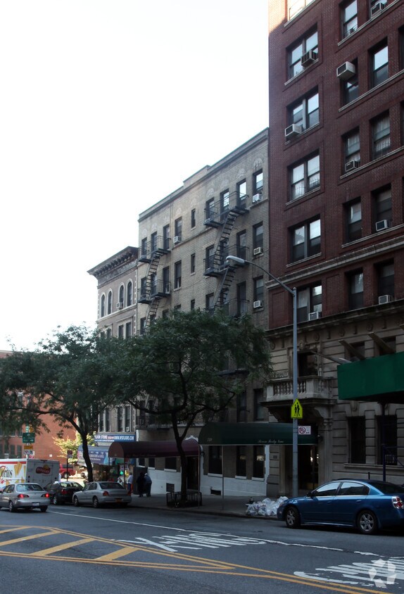 Primary Photo - 741 W West End Ave