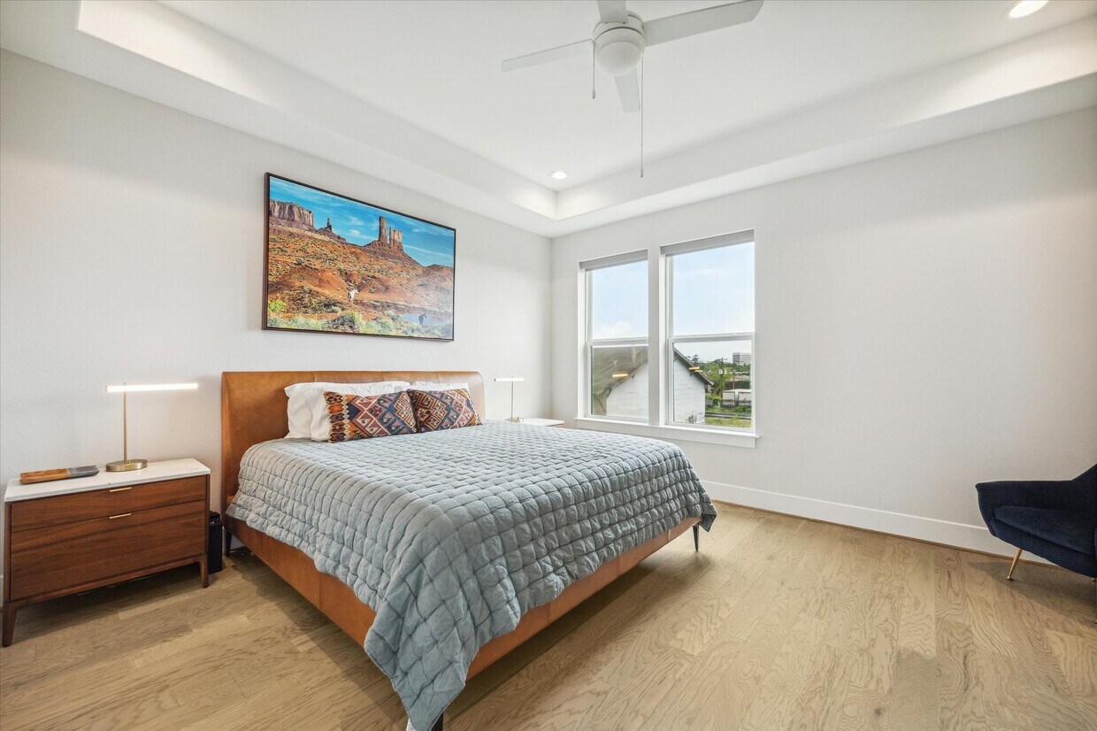 Building Photo - 2803 Hicks St