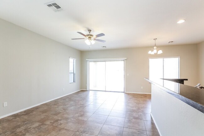 Foto del edificio - 7907 S 50th Ln