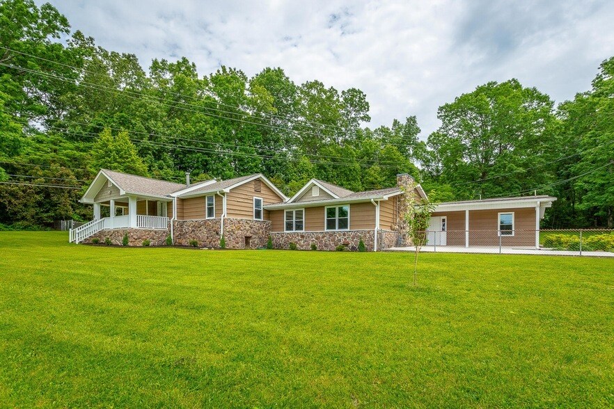 Foto principal - 2134 Morris Hill Rd