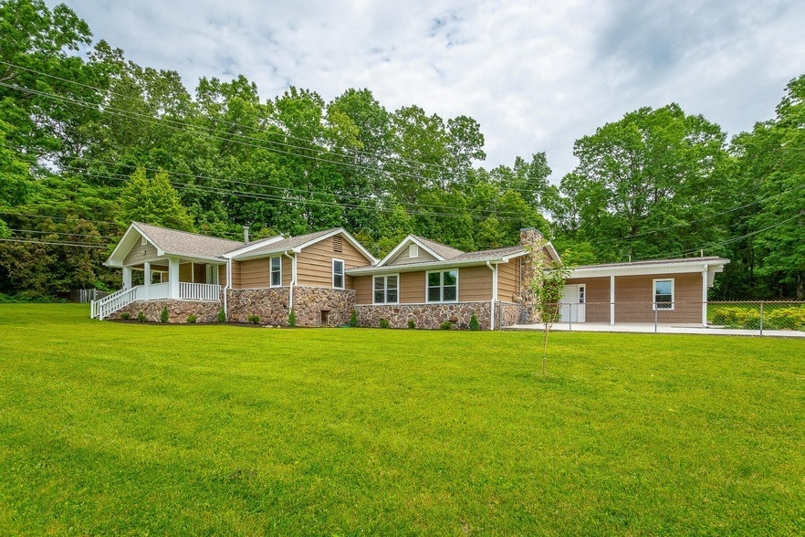 Primary Photo - 2134 Morris Hill Rd