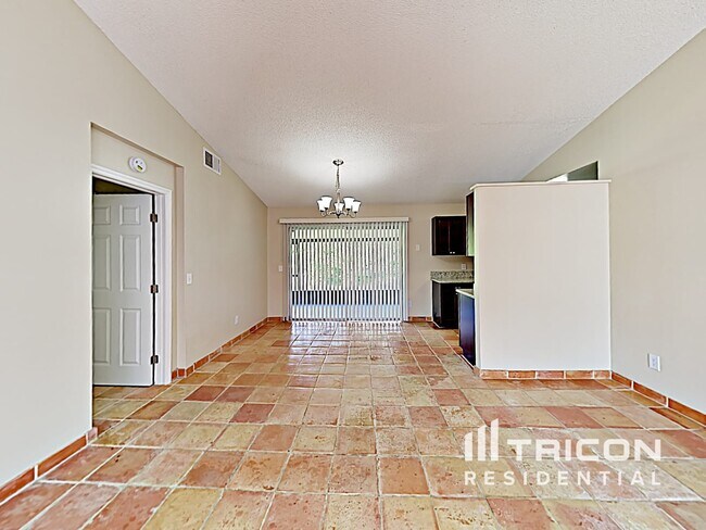 Building Photo - 12822 New York Woods Circle Orlando FL