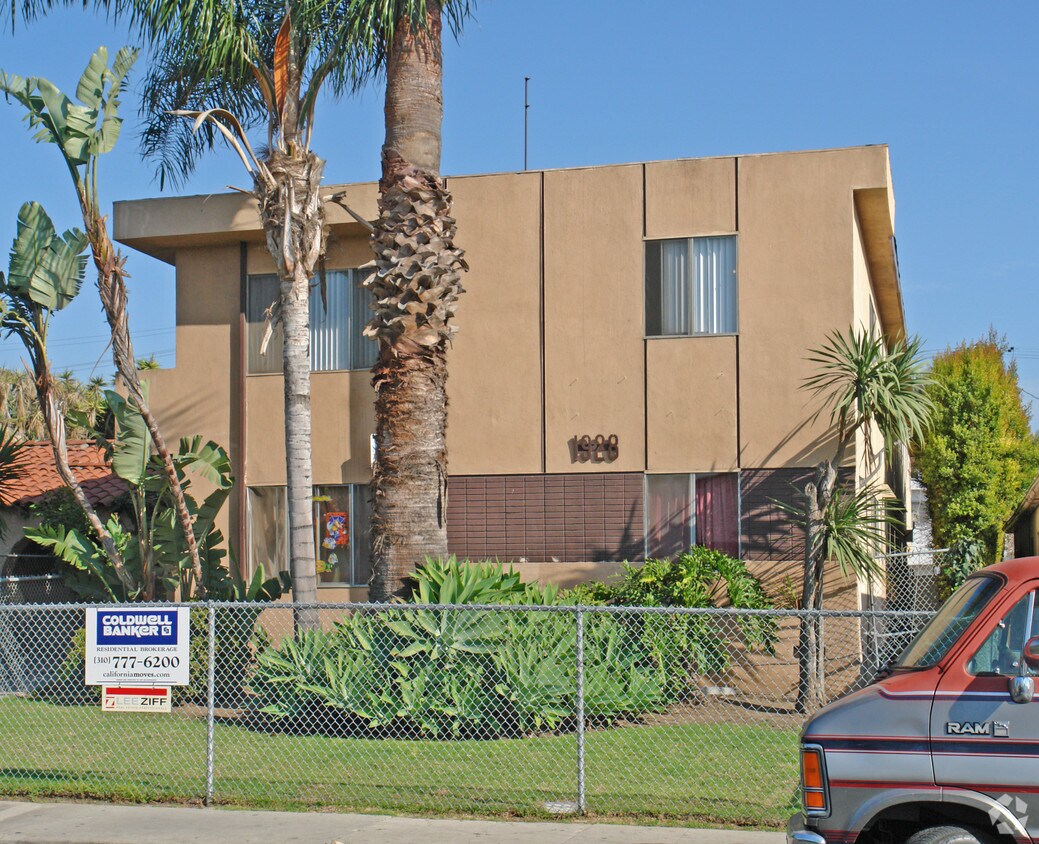 Building Photo - 1928 S Garth Ave