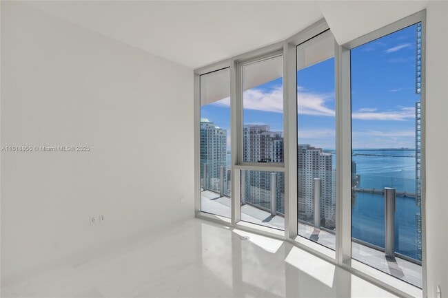 Building Photo - 300 Biscayne Blvd Way