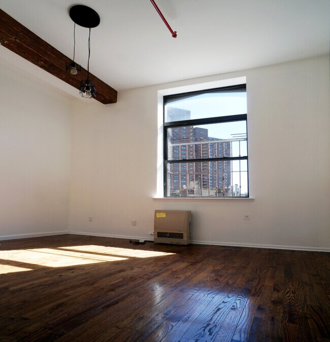 Building Photo - 65 S 11th St