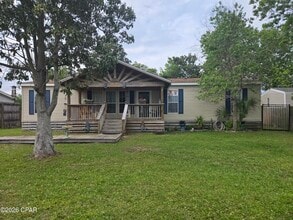 Building Photo - 2115 Bent Oak Ct