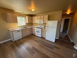 Building Photo - 405 NE Seward Ave