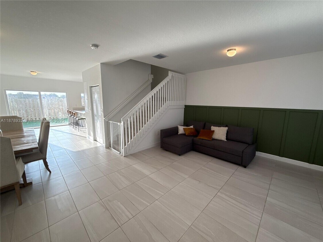 Foto principal - 412 NW 12th Pl
