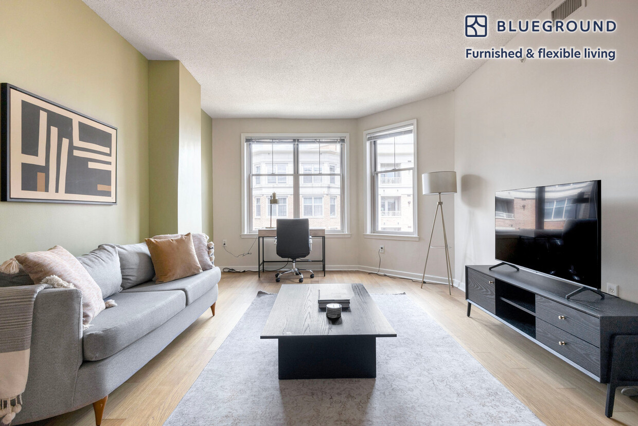 Foto principal - 2400 M St NW