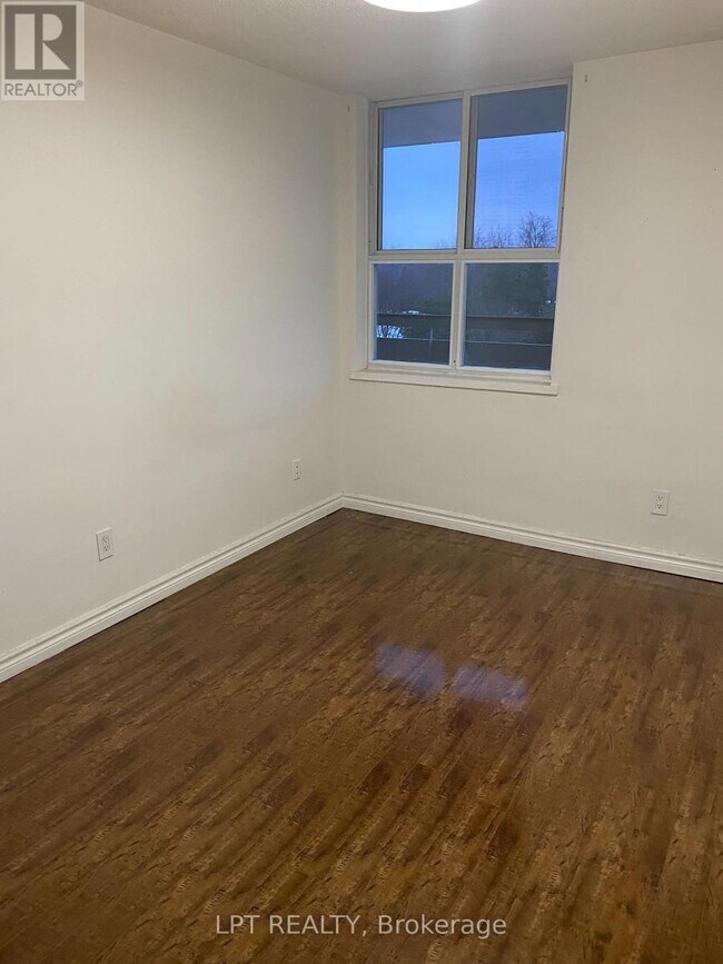 Photo du bâtiment - 80 Inverlochy Blvd