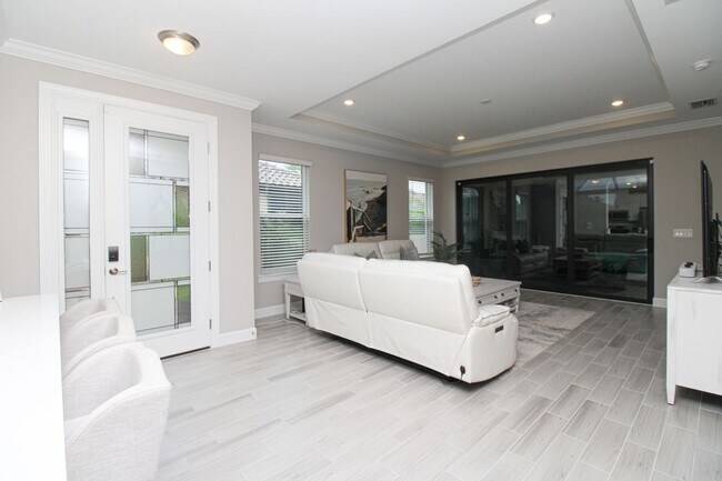 Foto del edificio - ***ESPLANADE BY THE ISLANDS***FURNISHED SEASONAL RENTAL***SEASONAL RETNAL***AMENITIES***
